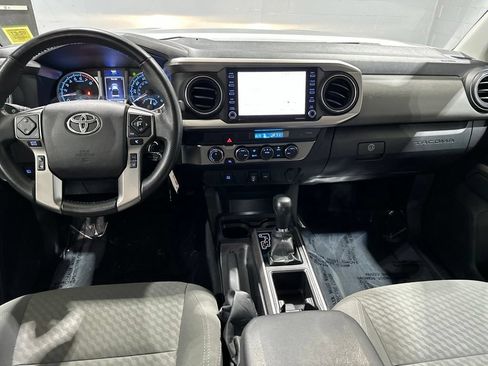 Used 2022 Toyota Tacoma SR5 AWD/4WD image 7