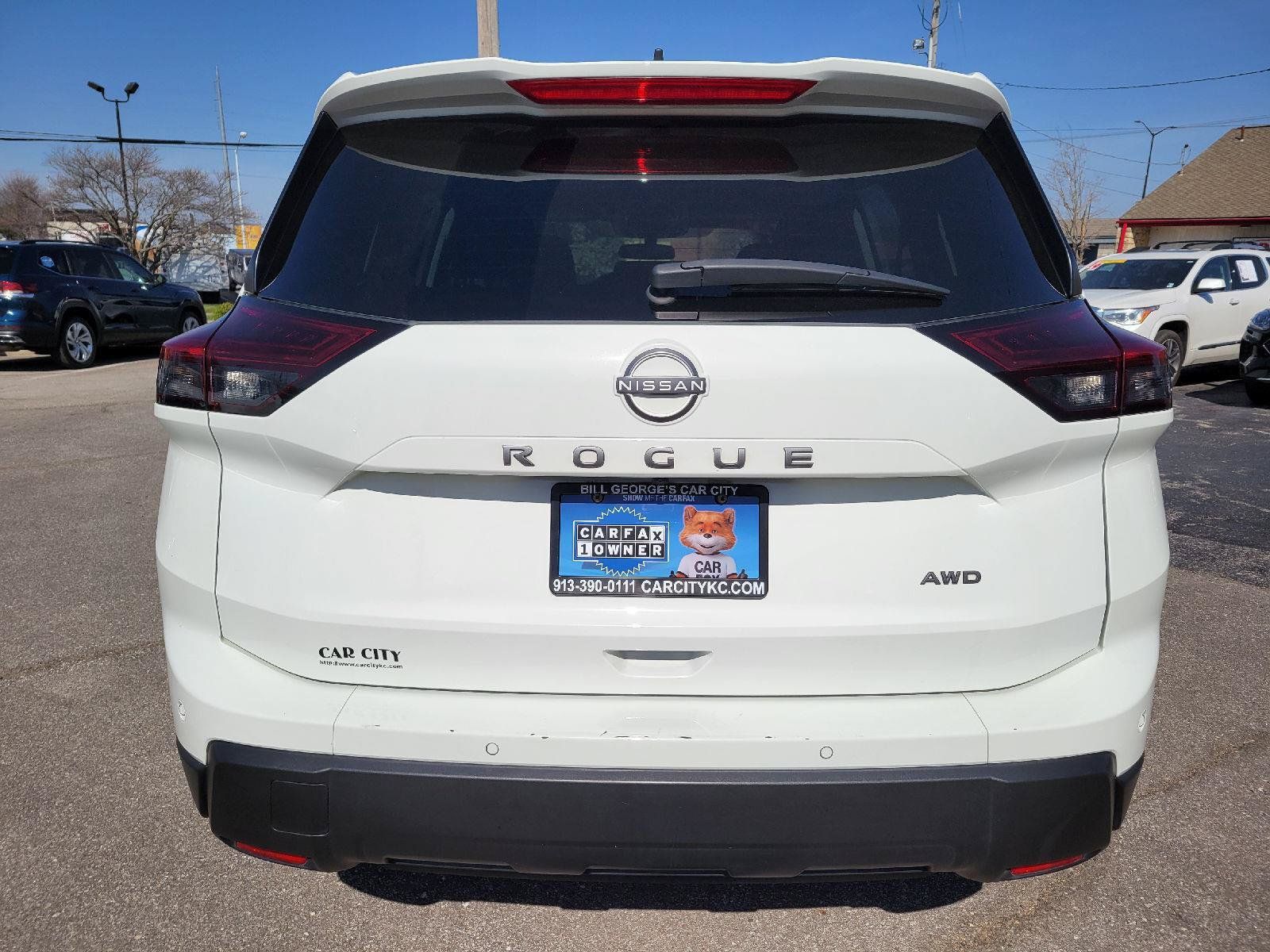Used 2024 Nissan Rogue S AWD/4WD image 26
