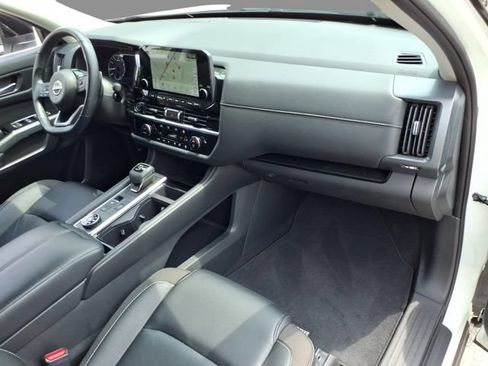 Certified 2023 Nissan Pathfinder SL AWD/4WD image 13