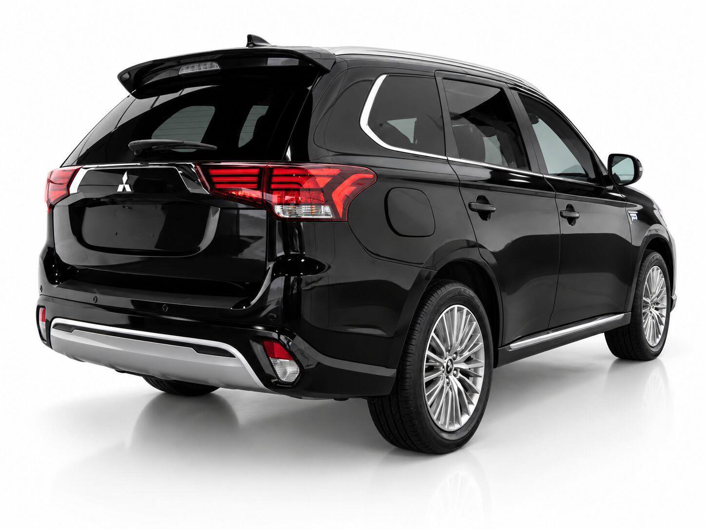 Used 2022 Mitsubishi Outlander LE AWD/4WD image 2