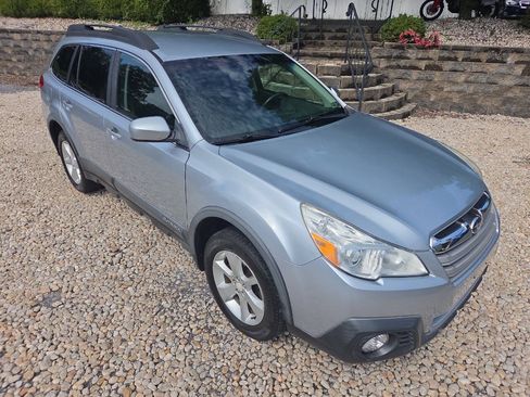 Used 2014 Subaru Outback 2.5i Premium AWD/4WD image 8
