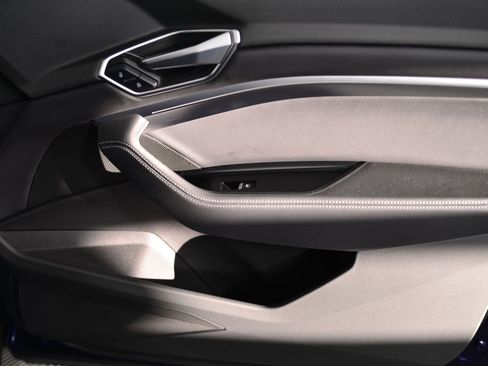 Certified 2021 Audi e-tron Premium image 9