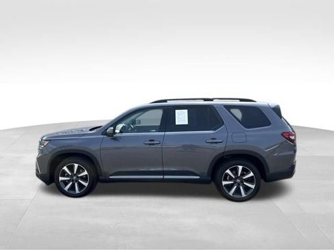 Certified 2025 Honda Pilot Touring image 5