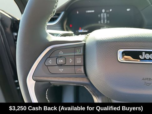New 2025 Jeep Grand Cherokee Altitude RWD image 34