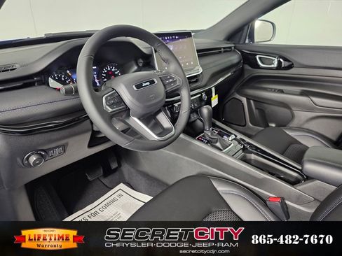 New 2026 Jeep Compass Latitude image 11