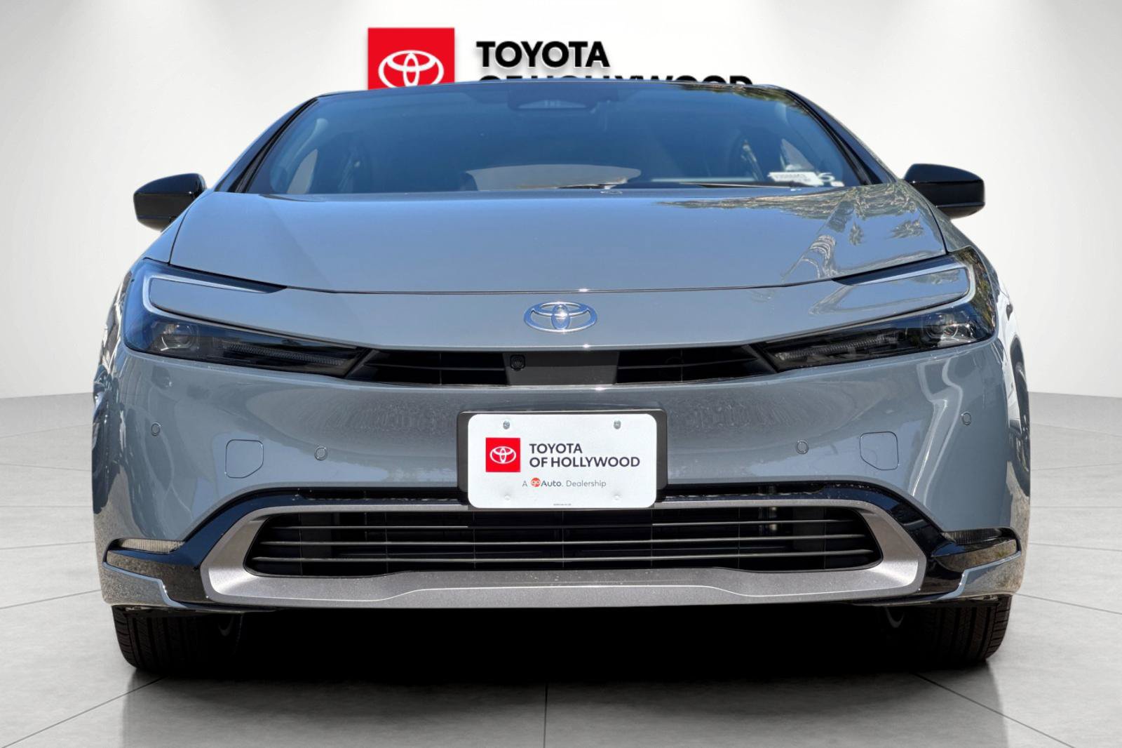 New 2027 Toyota Prius Limited w/ Limited Premium Package FWD image 8