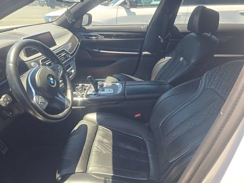 Used 2020 BMW 750i xDrive w/ M Sport Package AWD/4WD image 8