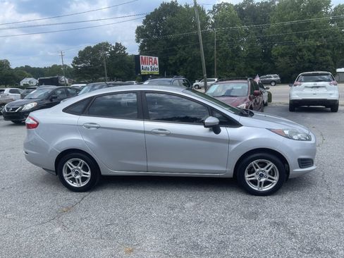 Used 2019 Ford Fiesta SE FWD image 7