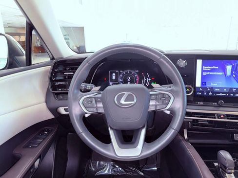 Used 2024 Lexus RX 350 FWD w/ Technology Package image 18