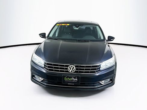 Used 2017 Volkswagen Passat 1.8T SEL Premium image 2