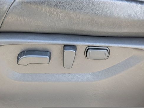 Used 2023 Nissan Armada SL w/ Captain's Chairs Package image 20