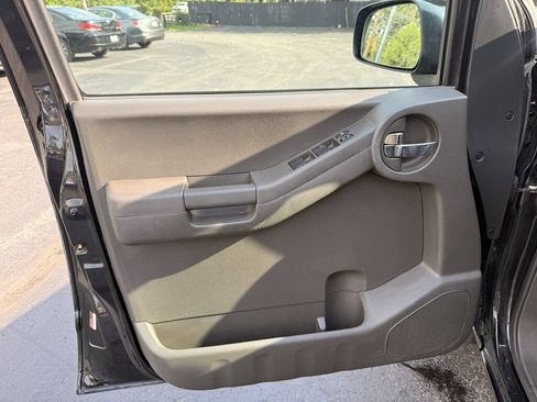 Used 2012 Nissan Xterra PRO-4X w/ Pro-4x Leather Pkg AWD/4WD image 6