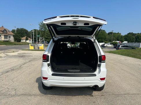 Used 2020 Jeep Grand Cherokee Altitude AWD/4WD image 6