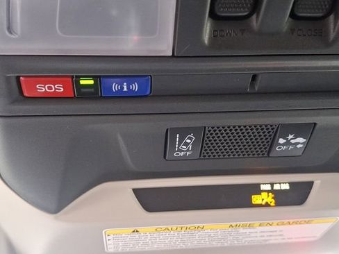 Used 2021 Subaru Crosstrek 2.5i Sport w/ Moonroof Package image 25