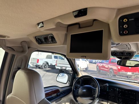 Used 2005 Ford Excursion Limited image 16