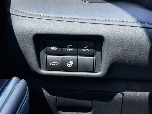 Used 2026 Toyota Highlander Limited AWD/4WD image 37