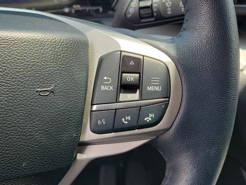 Used 2024 Ford Explorer XLT w/ Equipment Group 202A RWD image 21
