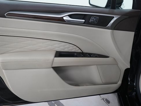 Used 2017 Ford Fusion Platinum AWD/4WD image 17