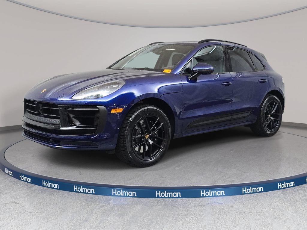 Used 2025 Porsche Macan GTS AWD/4WD image 1