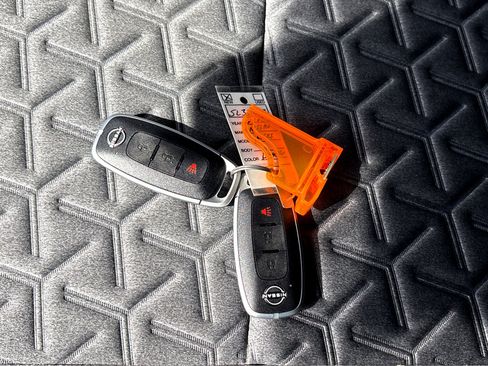 Used 2025 Nissan Kicks SV image 24