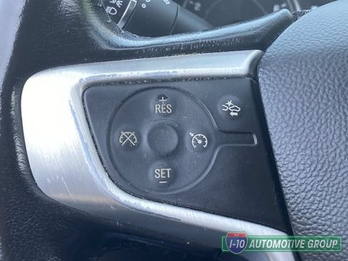 Used 2017 GMC Acadia SLT FWD image 25
