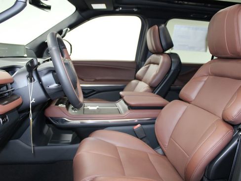 New 2026 Lincoln Navigator L Reserve AWD/4WD image 23