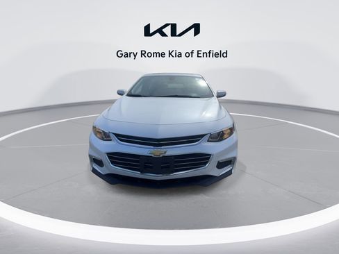 Used 2018 Chevrolet Malibu LT FWD image 3