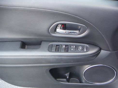 Used 2019 Honda HR-V EX-L image 12