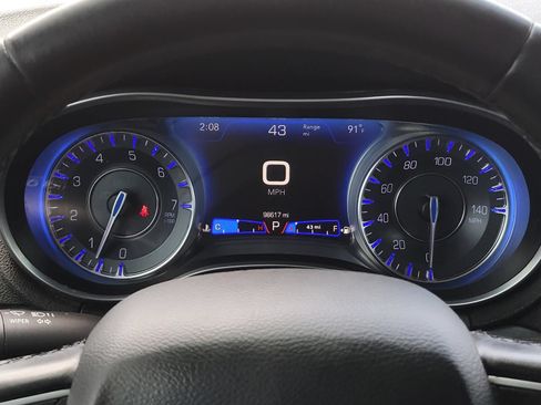 Used 2019 Chrysler 300 Touring w/ Sport Appearance Package RWD image 26