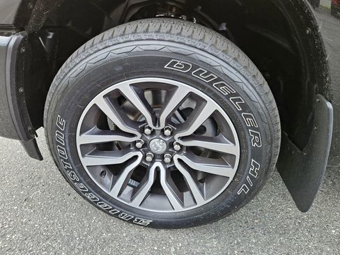 Used 2025 RAM 1500 Limited AWD/4WD image 9