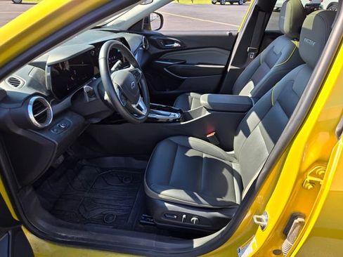 Used 2024 Chevrolet Trax ACTIV w/ Sunroof Package FWD image 10