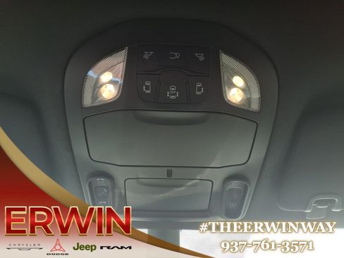 Used 2026 Chrysler Pacifica Limited w/ S Appearance Package FWD image 22