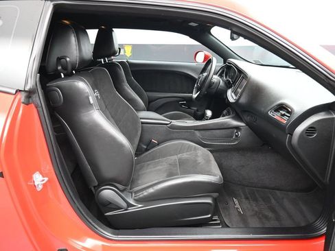 Used 2018 Dodge Challenger SRT Hellcat RWD image 38