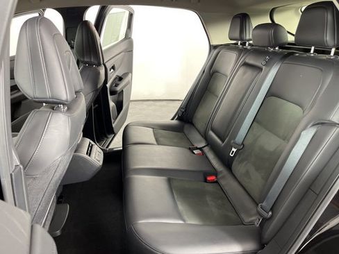 Used 2024 Nissan Ariya AWD image 42