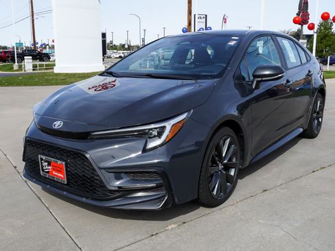 Certified 2024 Toyota Corolla SE FWD image 4