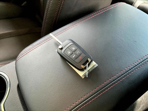 Used 2016 Chevrolet SS RWD image 33