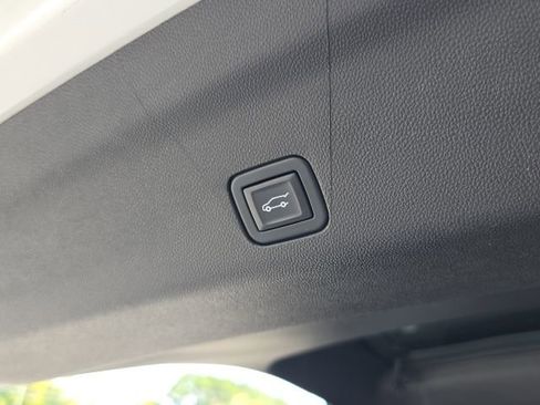 Used 2022 Chevrolet Tahoe High Country image 12