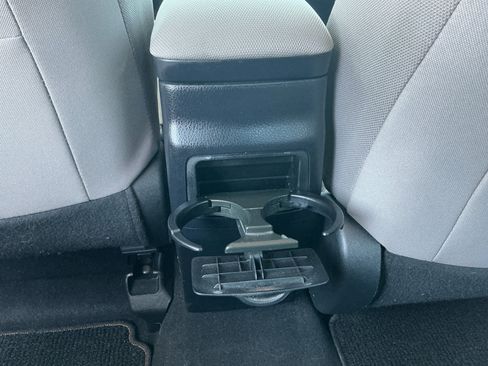 Used 2014 Toyota Corolla LE FWD image 31