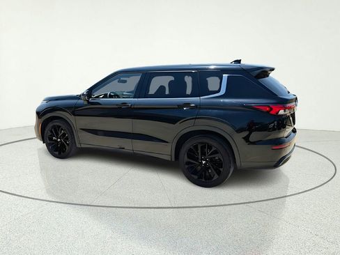 Used 2024 Mitsubishi Outlander SE Black Edition FWD image 4