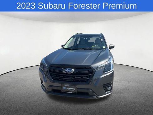 Used 2023 Subaru Forester Premium AWD/4WD image 3
