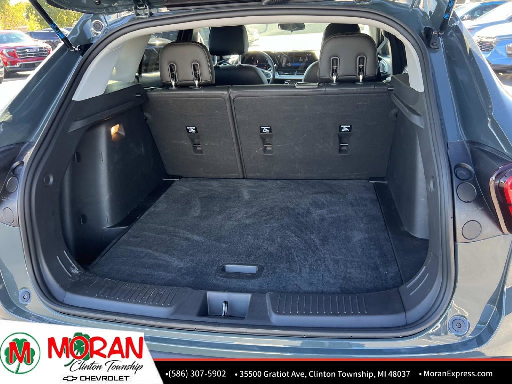 Certified 2025 Chevrolet Trax LT w/ Sunroof Package FWD image 13