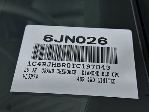 New 2026 Jeep Grand Cherokee Limited AWD/4WD image 18
