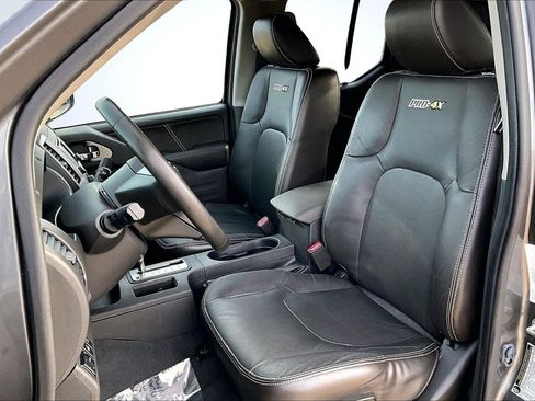 Used 2019 Nissan Frontier PRO-4X image 26