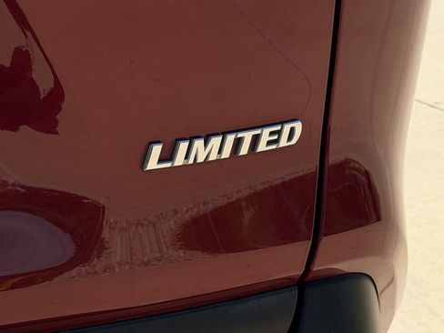 Used 2022 Toyota RAV4 Limited FWD image 11