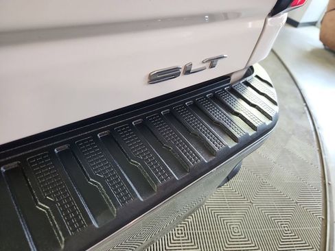 Used 2024 GMC Sierra 2500 SLT w/ SLT Convenience Package image 5