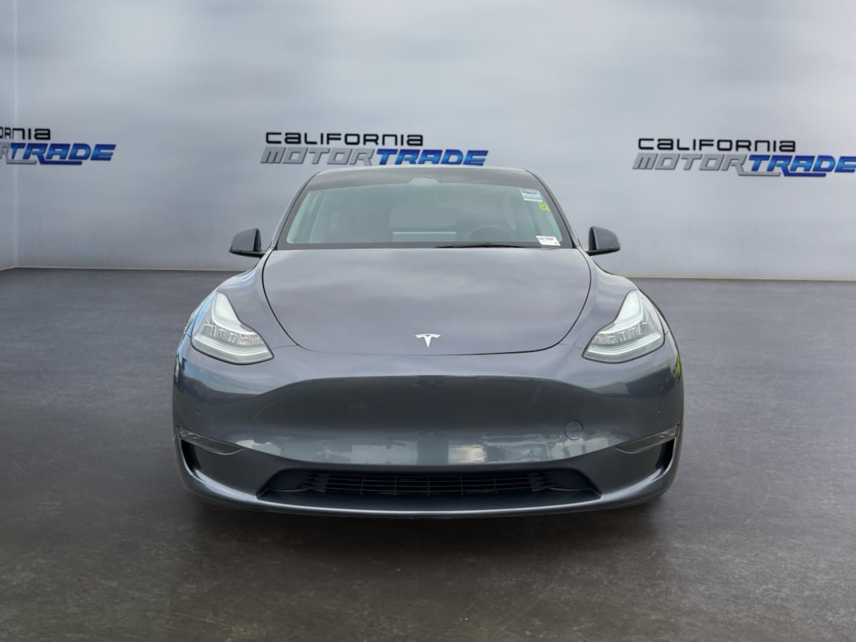 Used 2022 Tesla Model Y Long Range AWD/4WD image 2