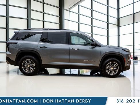 Used 2025 Chevrolet Traverse LT AWD/4WD image 26