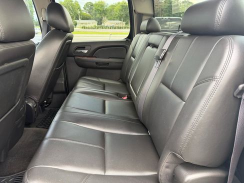Used 2011 GMC Sierra 3500 SLT w/ SLT Convenience Package AWD/4WD image 12
