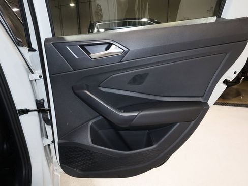 Used 2025 Volkswagen Jetta Sport image 18