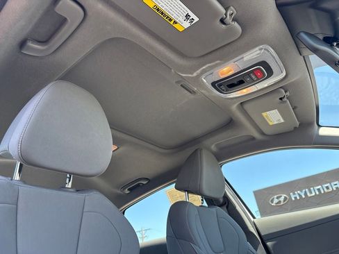Certified 2025 Hyundai Elantra SEL FWD image 38